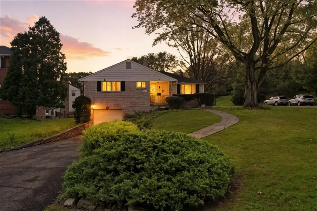 1323 Royal Oak Rd, Scott Township, PA 15220 - Image #1