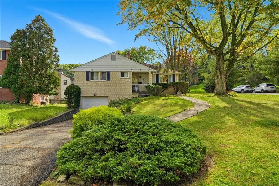1323 Royal Oak Rd, Scott Township, PA 15220 - Image #2