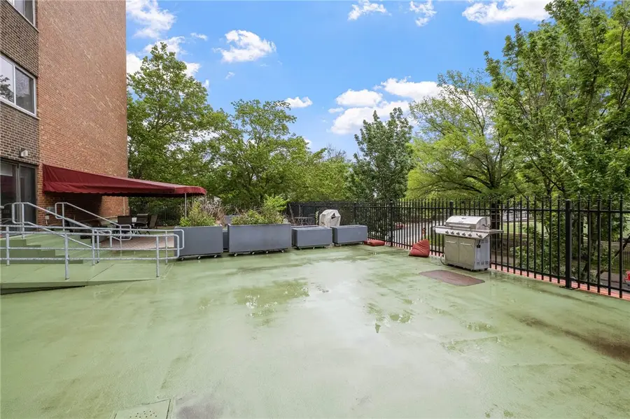 5 Bayard Rd #808, Pittsburgh, PA 15213 - Image #2