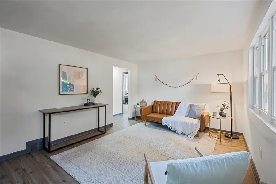 5851 Kings School Rd, Bethel Park, PA 15102 - Image #2