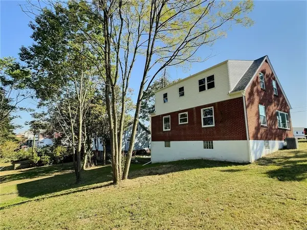 15 Braddock Road Ave, East Huntingdon, PA 15666