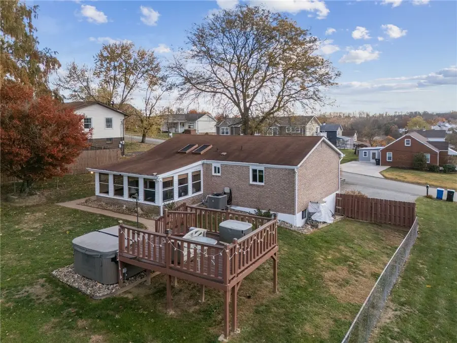 588 Carmelott St, North Huntingdon, PA 15642 - Image #3