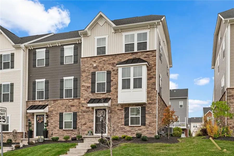 319 Caledonia Place, Cranberry Township, PA 16066 - Image #2