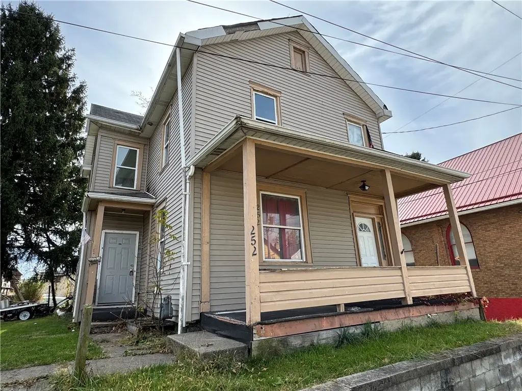 252 Catalpa St, New Kensington, PA 15068 - Image #1