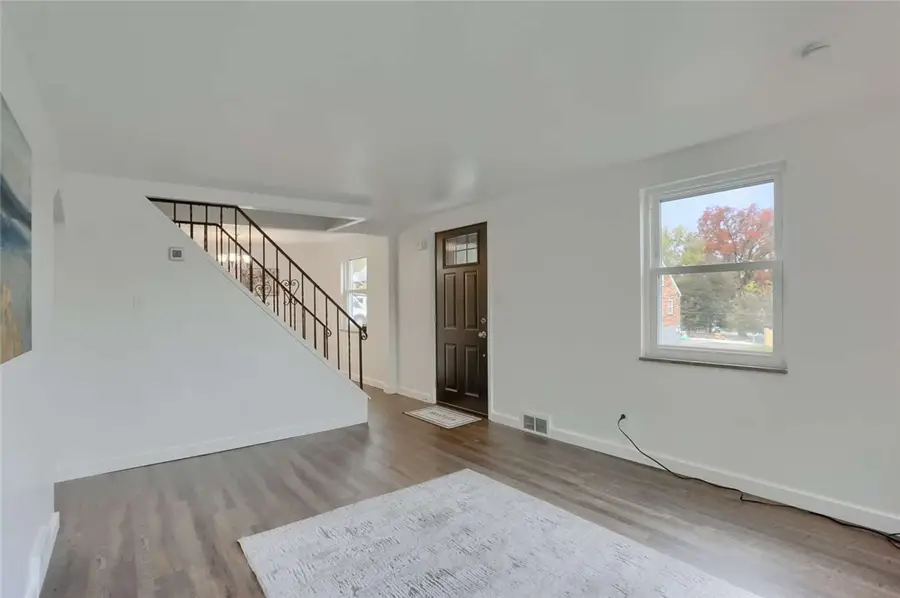 121 Ida Dr, Glenshaw, PA 15116 - Image #2