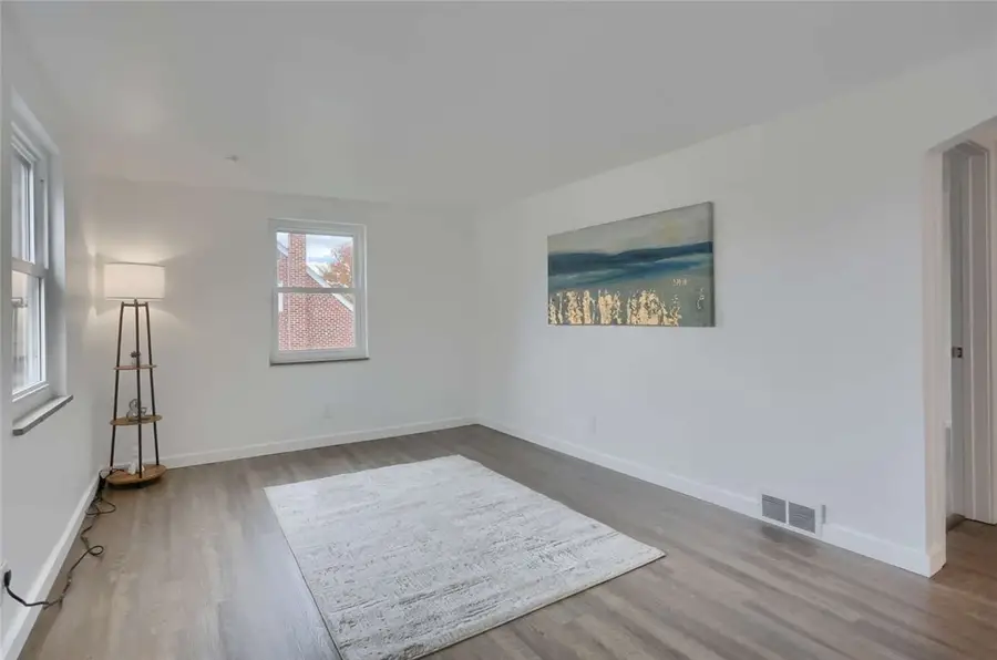 121 Ida Dr, Glenshaw, PA 15116 - Image #3