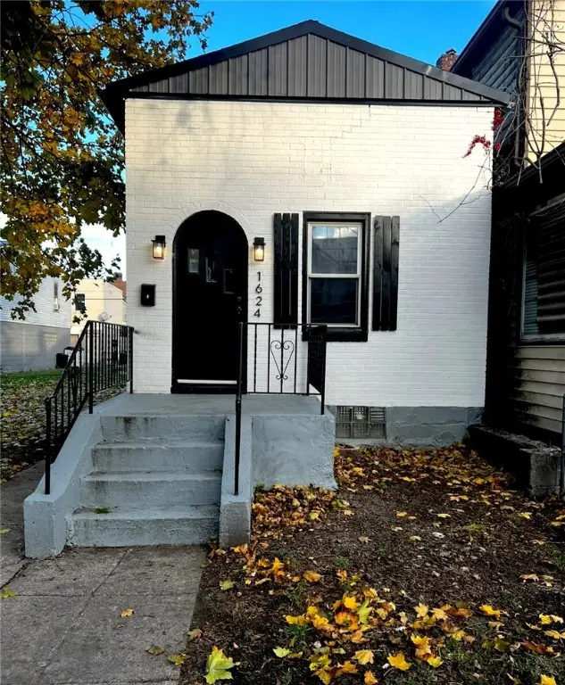 1624 Riverside Dr, New Kensington, PA 15068 - Image #1