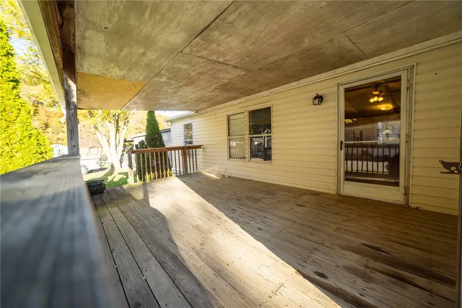 280 Valleyview Dr, Oakdale, PA 15071 - Image #3