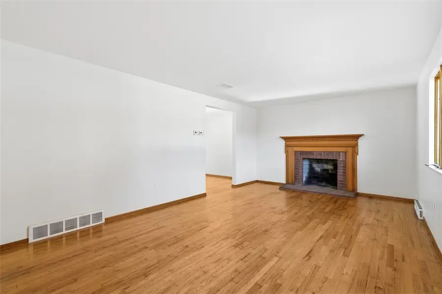 4840 Elmwood Dr, Baldwin, PA 15227 - Image #3