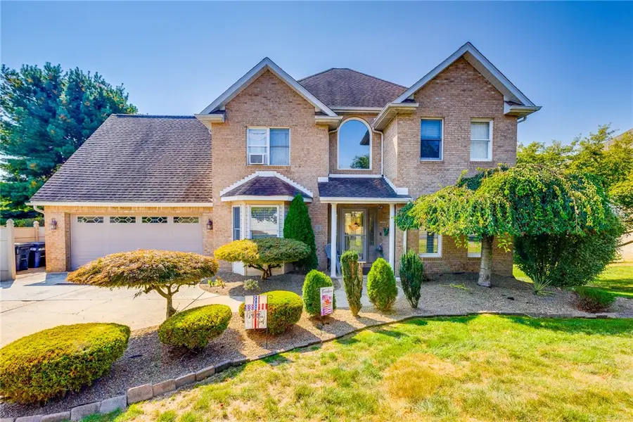 3 Colonial Cir, Penn Township, PA 15642 - Image #2