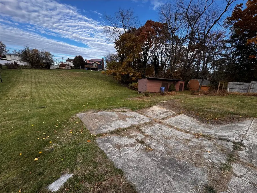 176 Jefferson Dr, Lower Burrell, PA 15068 - Image #2