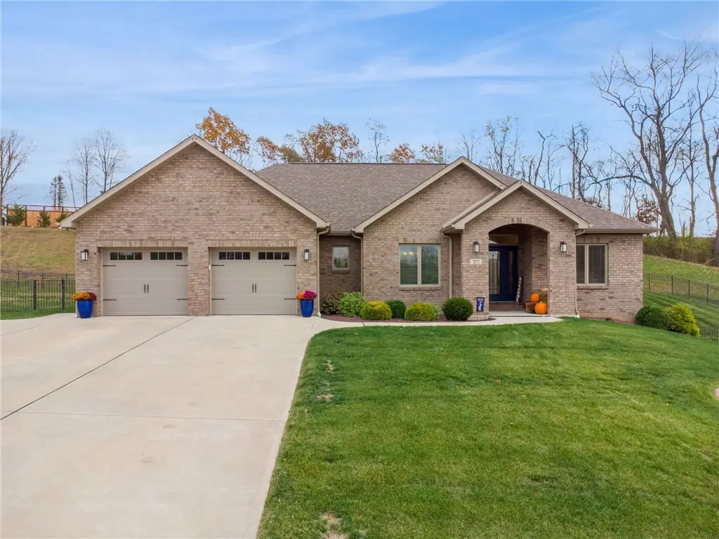 1011 Skyline Dr, Trafford, PA 15085 - Image #1