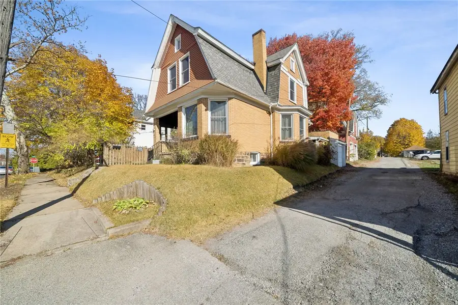17 E Gaskill Ave, Jeannette, PA 15644 - Image #2