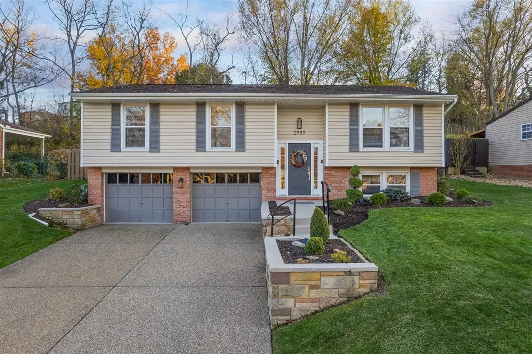 2989 Eastview Rd, Bethel Park, PA 15102 - Image #1