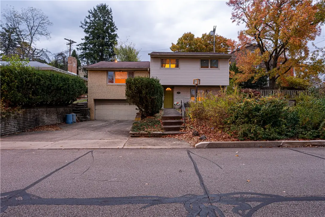2284 Crestview Rd, Pittsburgh, PA 15216 - Image #1