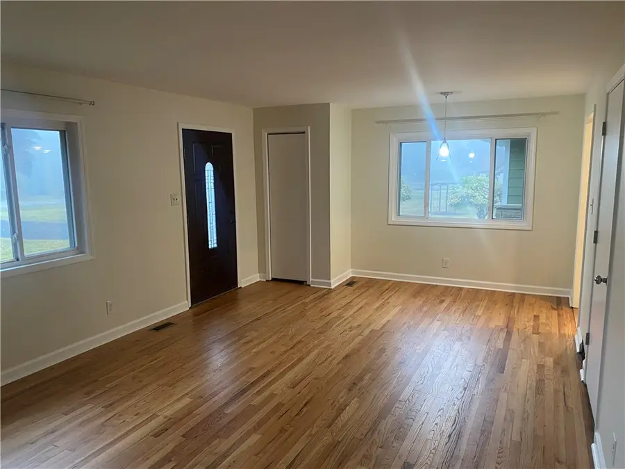 112 Hillcrest Dr, Richland Township, PA 15044 - Image #2