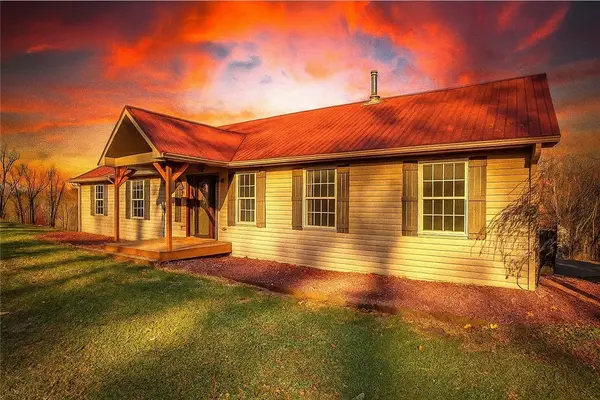 90 Coffeys Crossing Rd, Buffalo Twp, PA 15301