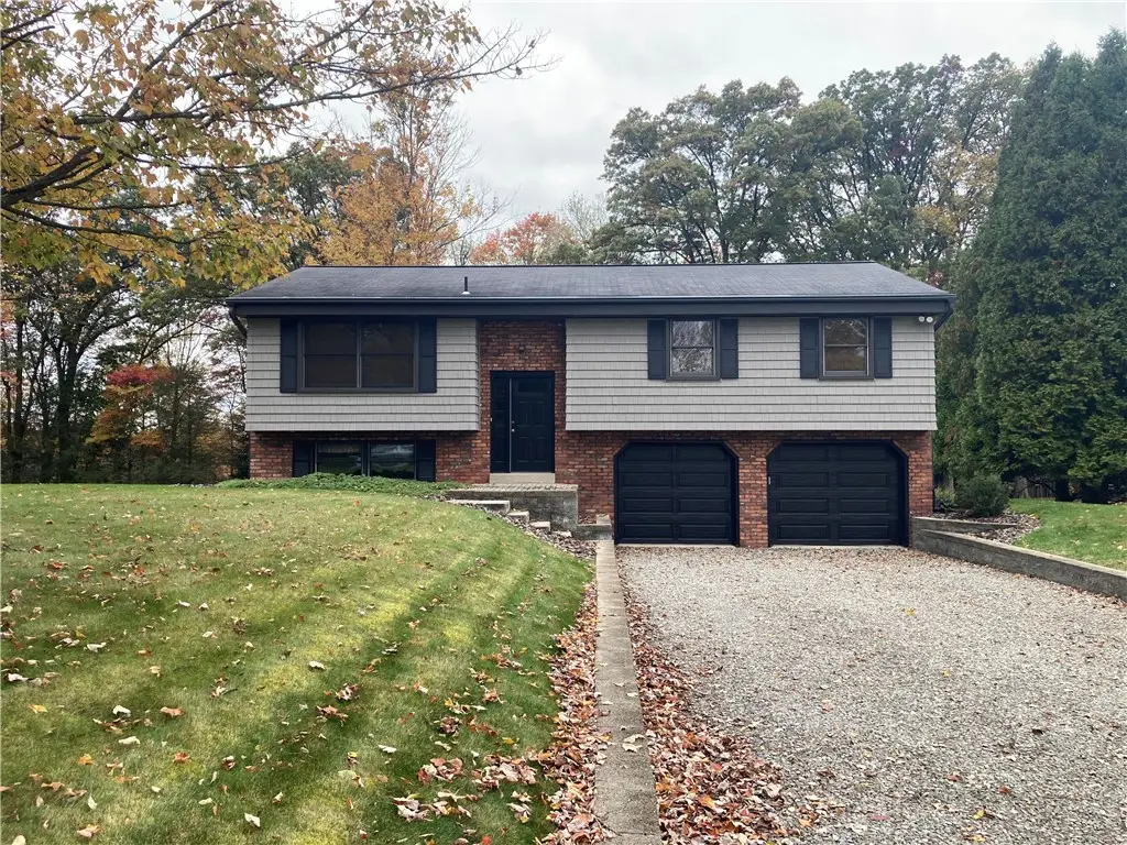 4124 Lee Manor Dr, Hampton, PA 15101 - Image #1