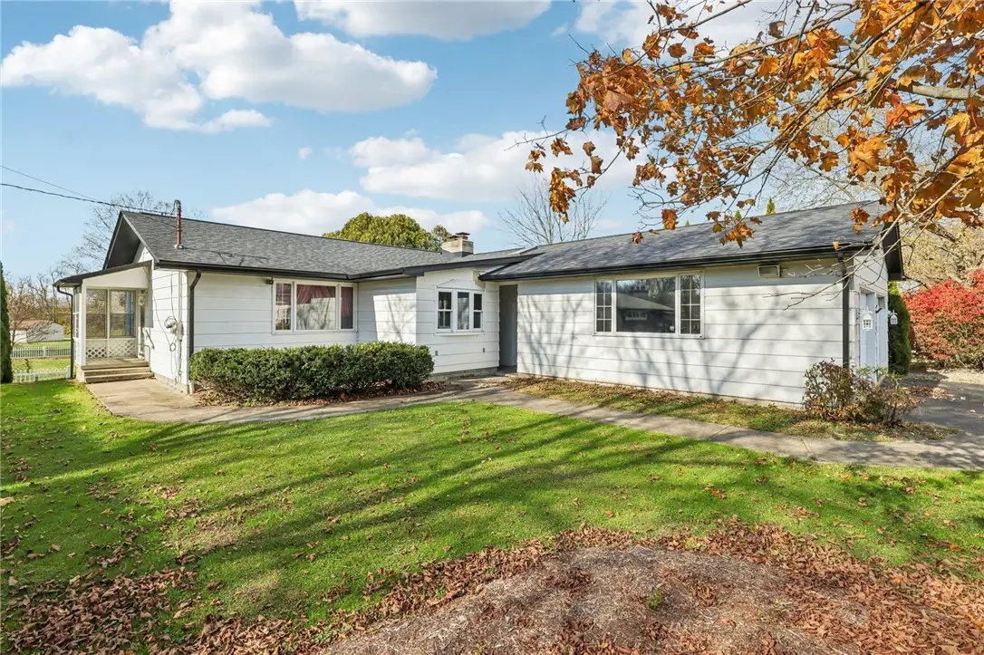 625 Rich Dr, Hickory, PA 16101 - Image #1