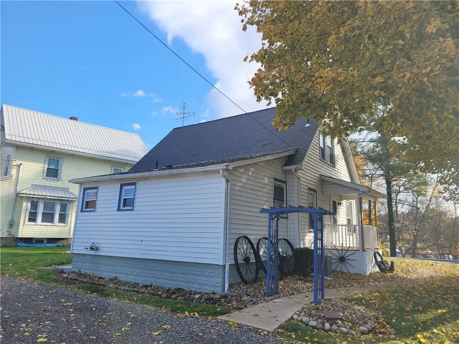 419 Greenwood Dr, Grove City, PA 16127 - Image #3