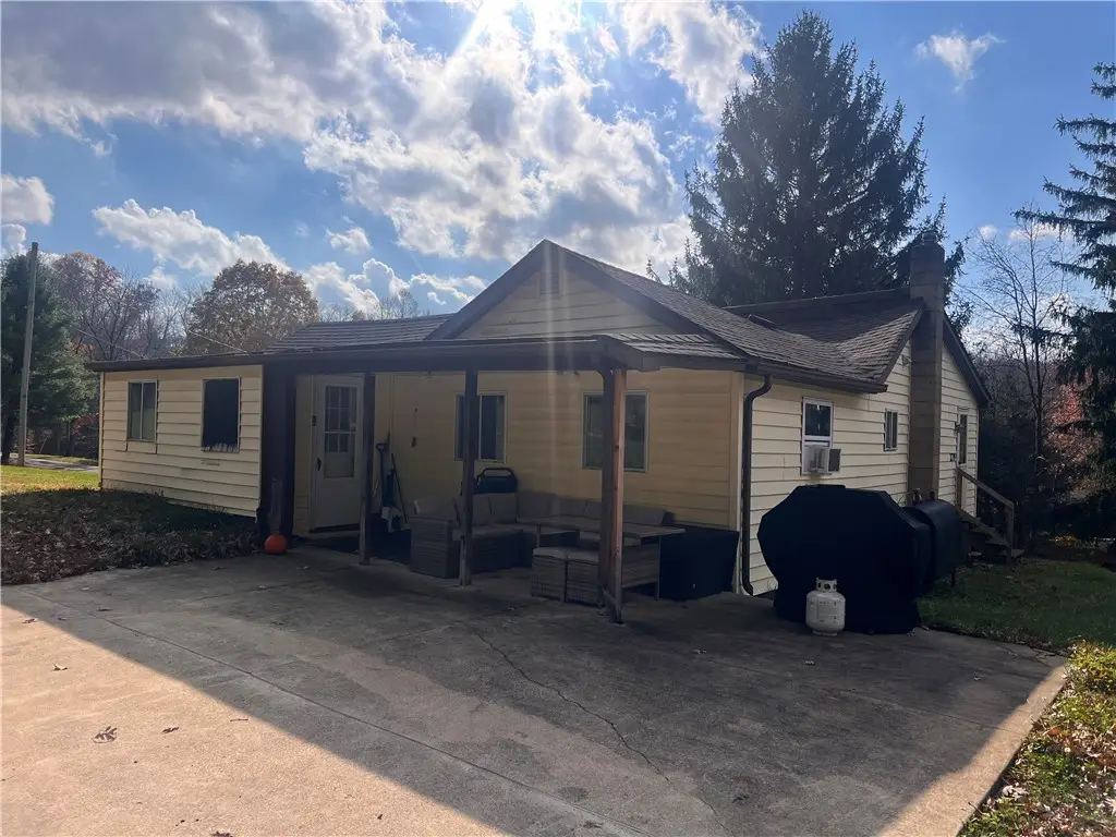 279 Snyder Ln, Burrell, PA 15717 - Image #1