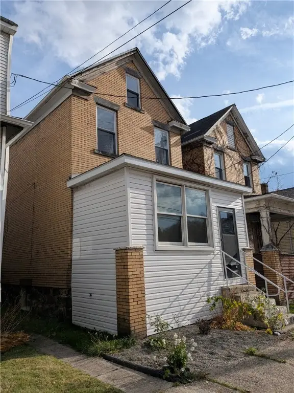 28 S 12th St, Jeannette, PA 15644 - Image #2