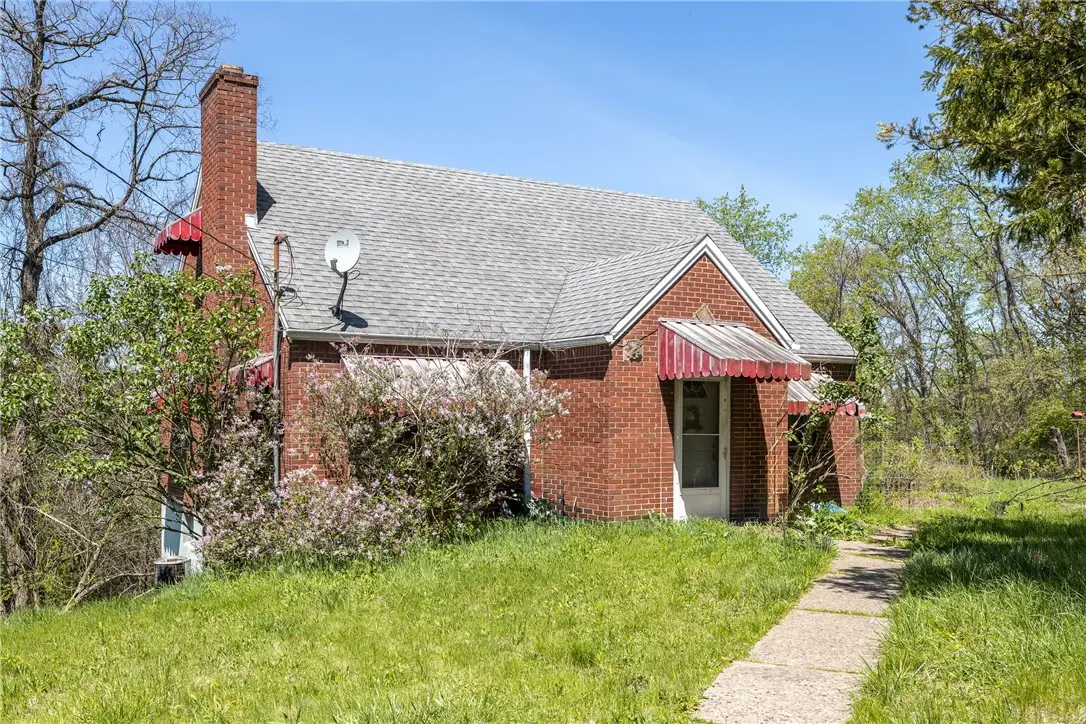 321 Apache Dr, Monessen, PA 15062 - Image #1