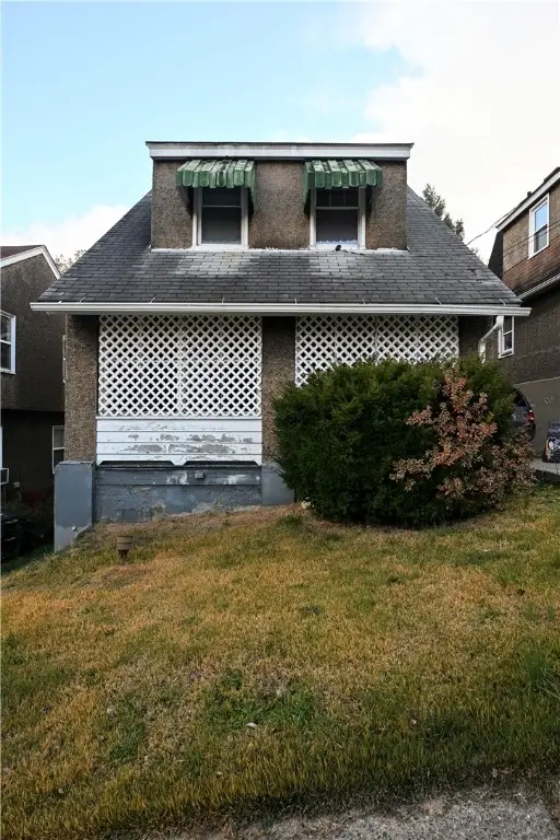 948 Athalia Ave, Monessen, PA 15062