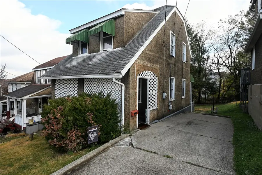 948 Athalia Ave, Monessen, PA 15062 - Image #2