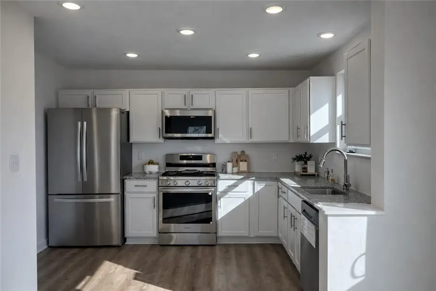 120 Samantha Dr, Center, PA 15061 - Image #2