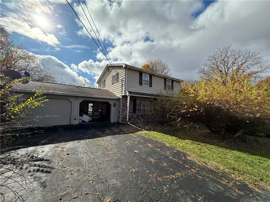3203 Wallace Drive, Neshannock Township, PA 16105 - Image #2