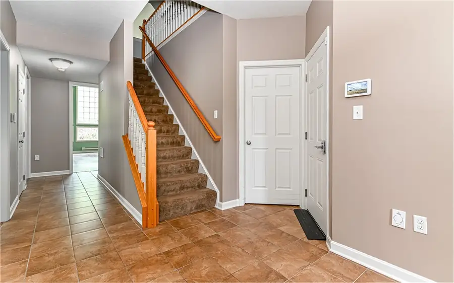 252 Estates Dr, Bakerstown, PA 15044 - Image #2