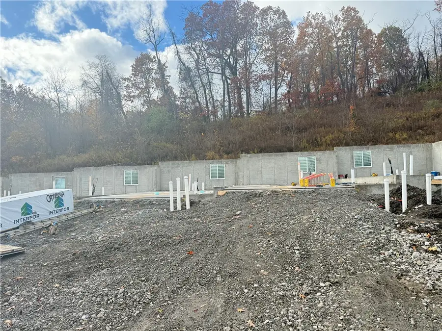 1806 Canterbury Dr, Imperial, PA 15126 - Image #3