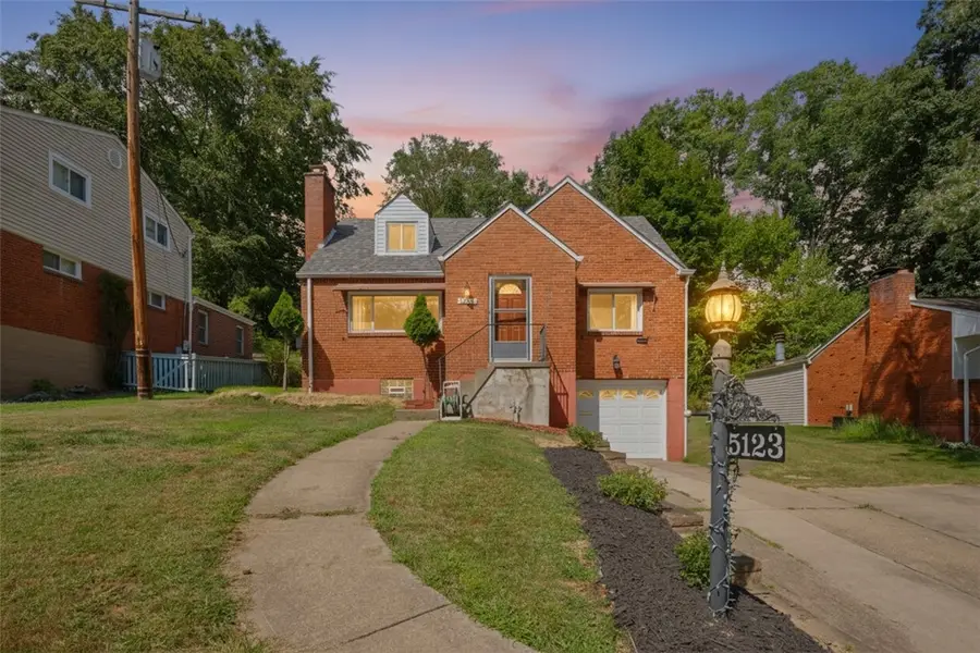 5123 S Passage Dr, Whitehall, PA 15236 - Image #2