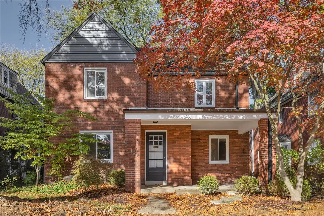 130 Yorkshire Dr, Pittsburgh, PA 15208 - Image #1
