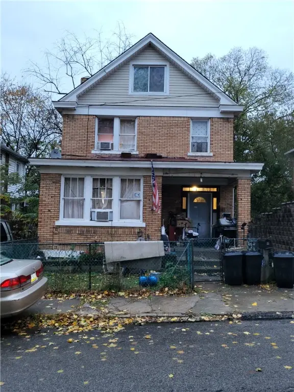 226 Parkfield St, Carrick, PA 15210