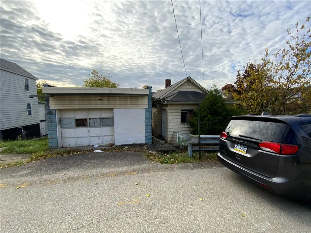 213 Luella Ave, Charleroi, PA 15022 - Image #1