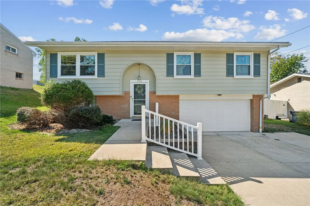 212 Old Leechburg Rd, Plum, PA 15239 - Image #1