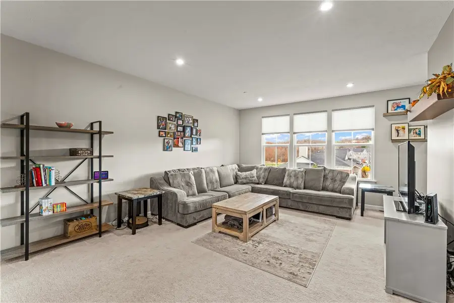 5003 Summit Drive, South Park, PA 15129 - Image #3