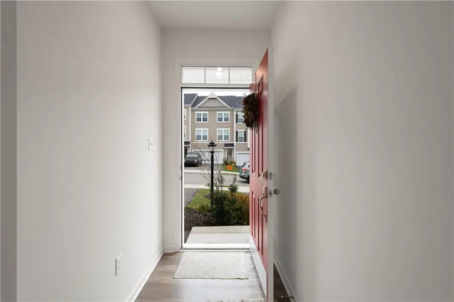 108 Sweetwater Dr, Moon Township, PA 15108 - Image #3