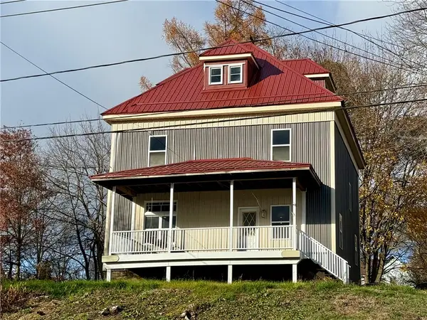 57 W Main St, Cowanshanock Twp, PA 16263