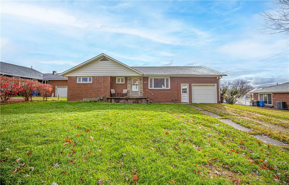 825 Brady St, Lower Burrell, PA 15068 - Image #1