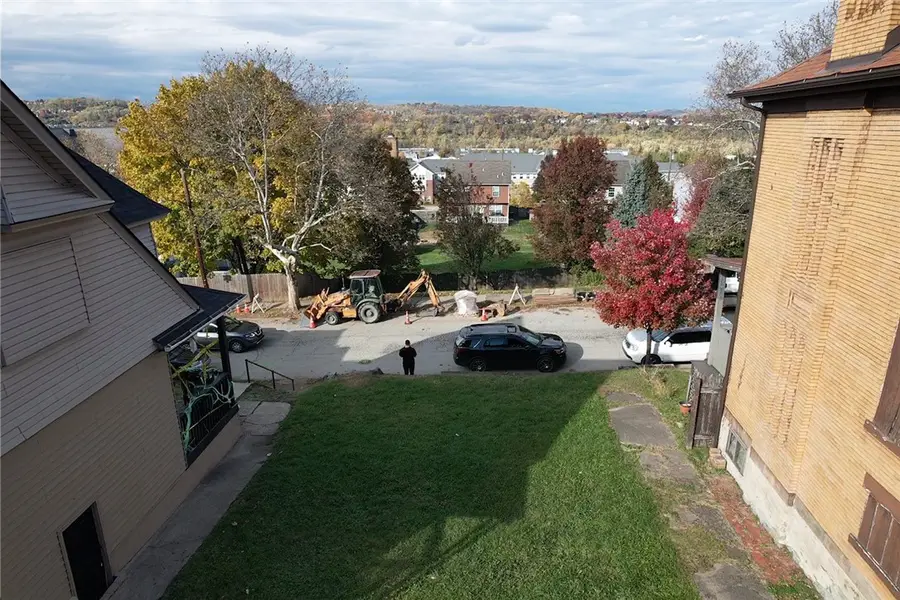 612 E 12th Ave, Munhall, PA 15120 - Image #2