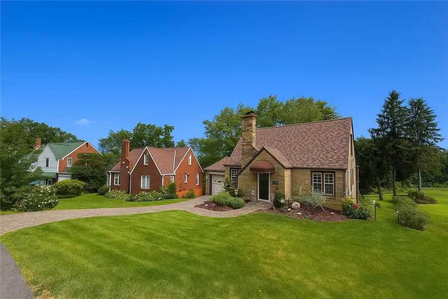 8 Keifer Dr, Upper Saint Clair, PA 15241 - Image #2