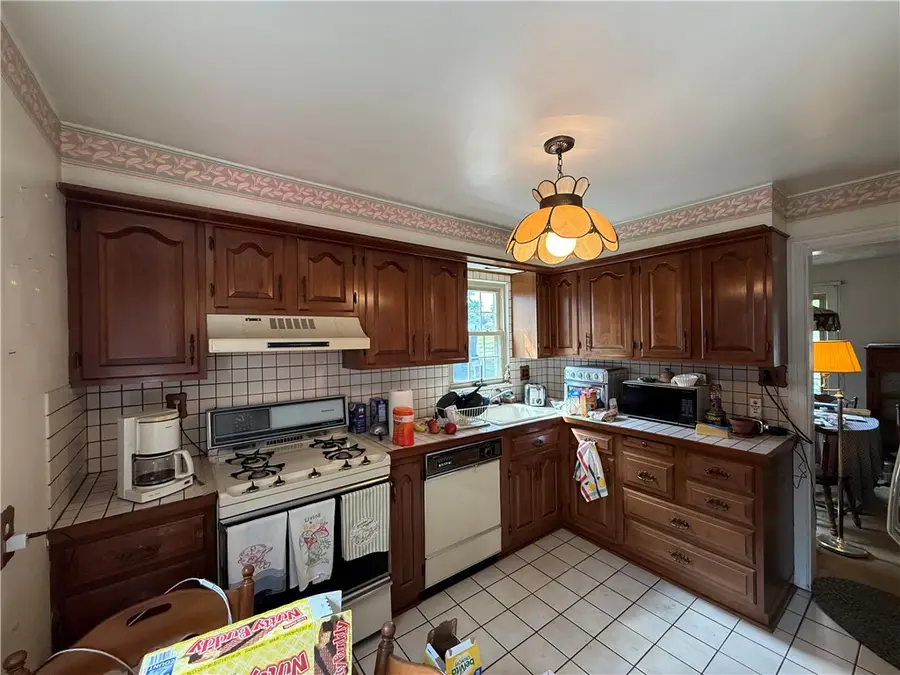 8 Keifer Dr, Upper Saint Clair, PA 15241 - Image #3