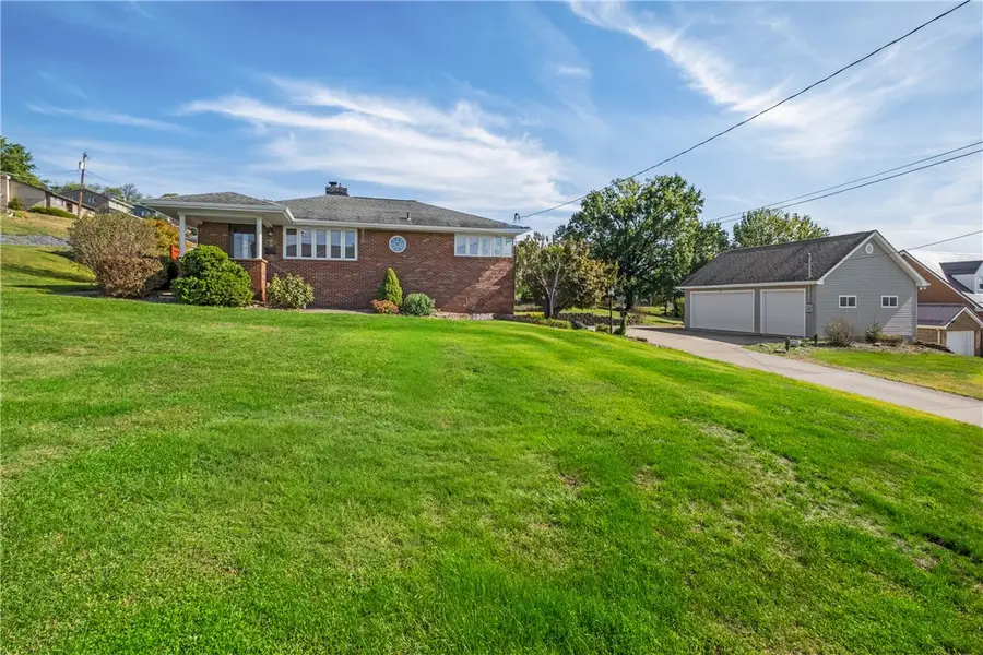 1116 Martin Dr, Canonsburg, PA 15317 - Image #2