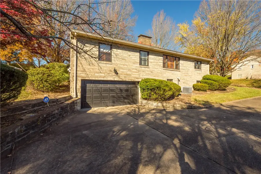 1751 Helen Drive, Mount Lebanon Township, PA 15216 - Image #3