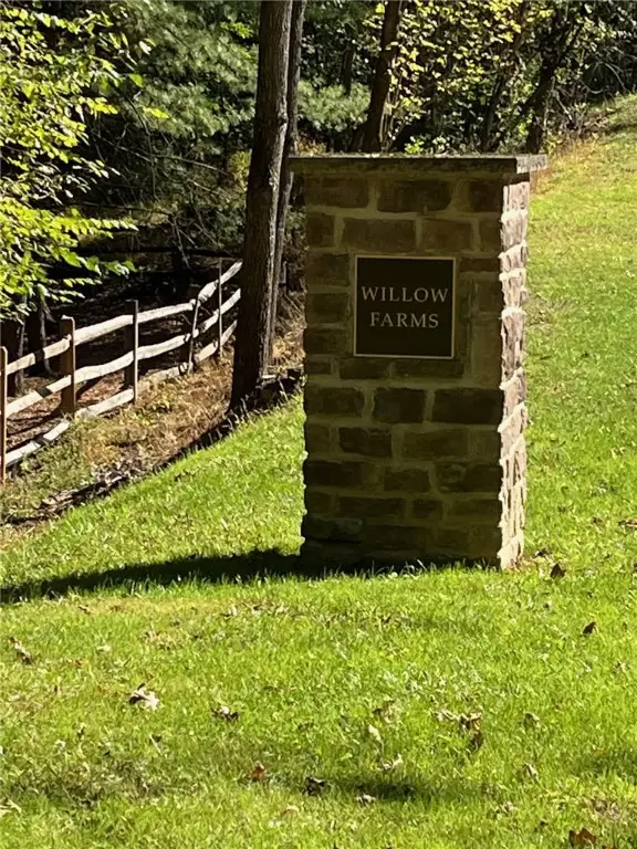 6 Willow Farms Lane, Fox Chapel, PA 15238