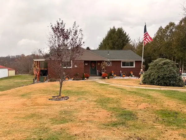 217 Coulter Rd, White Oak, PA 15131