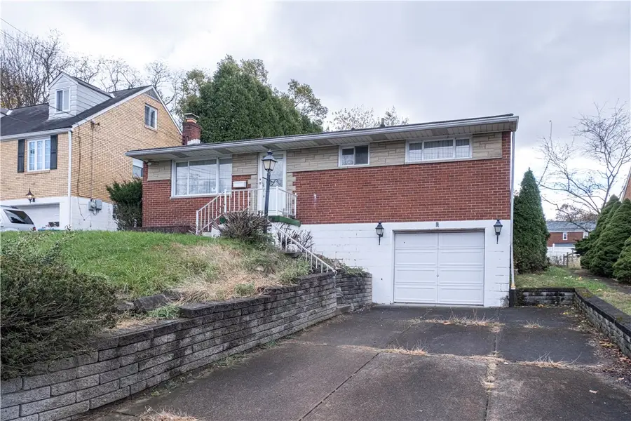 121 Parkwood Dr, Penn Hills Township, PA 15147 - Image #2